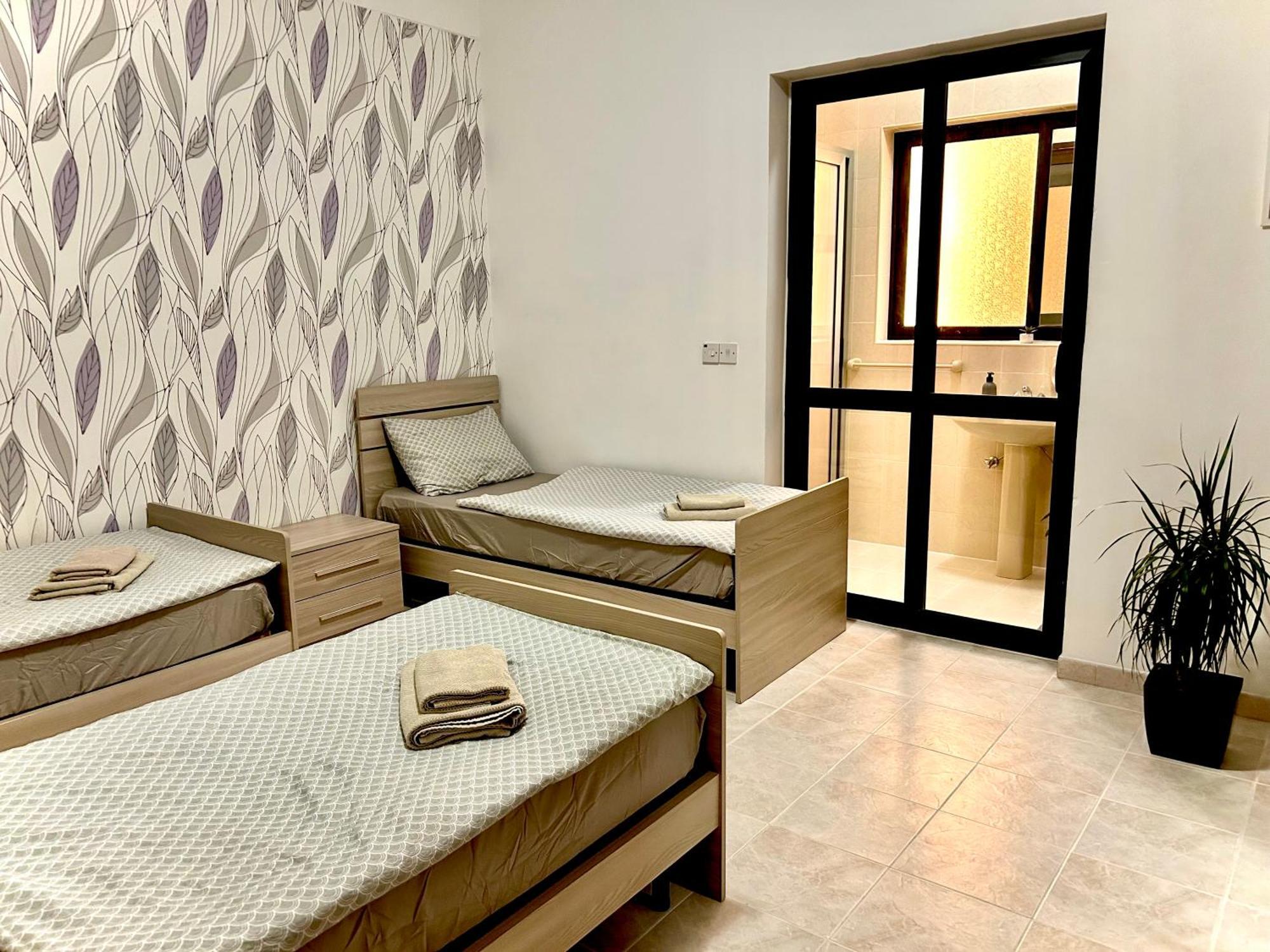 Arzella Apartments Xlendi Stylish Stay Near Beach Local Eats Extérieur photo