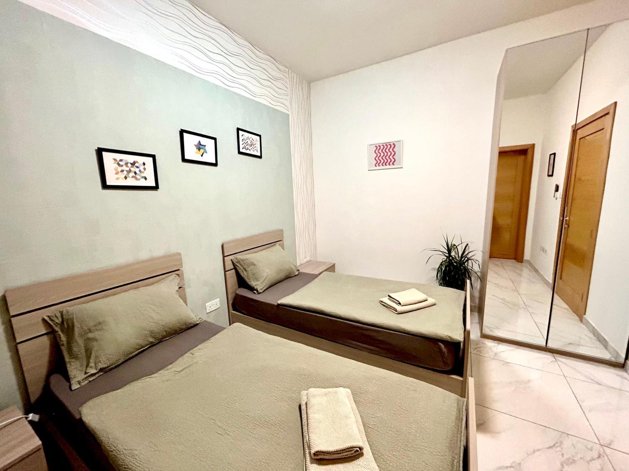 Arzella Apartments Xlendi Stylish Stay Near Beach Local Eats Extérieur photo