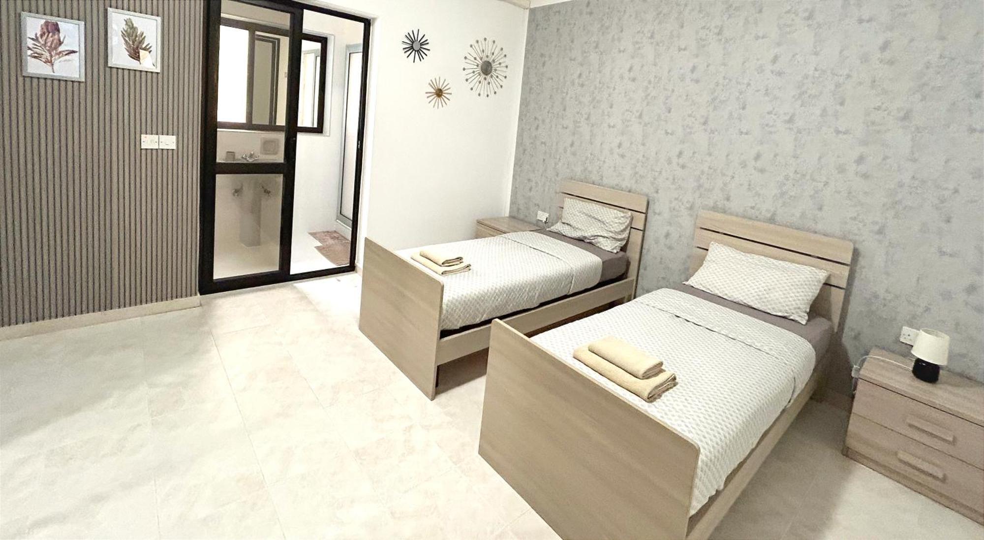 Arzella Apartments Xlendi Stylish Stay Near Beach Local Eats Extérieur photo
