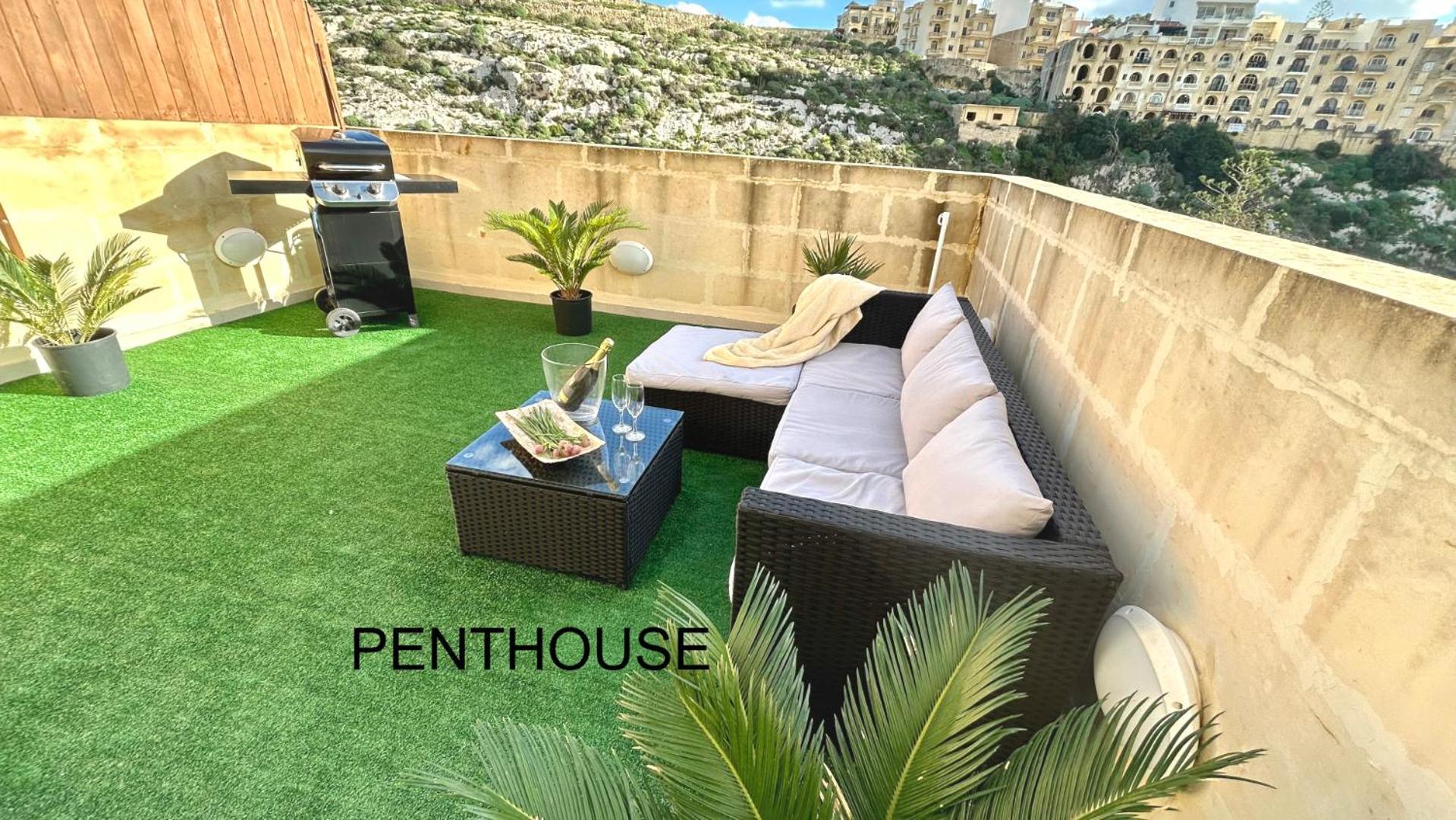 Arzella Apartments Xlendi Stylish Stay Near Beach Local Eats Extérieur photo