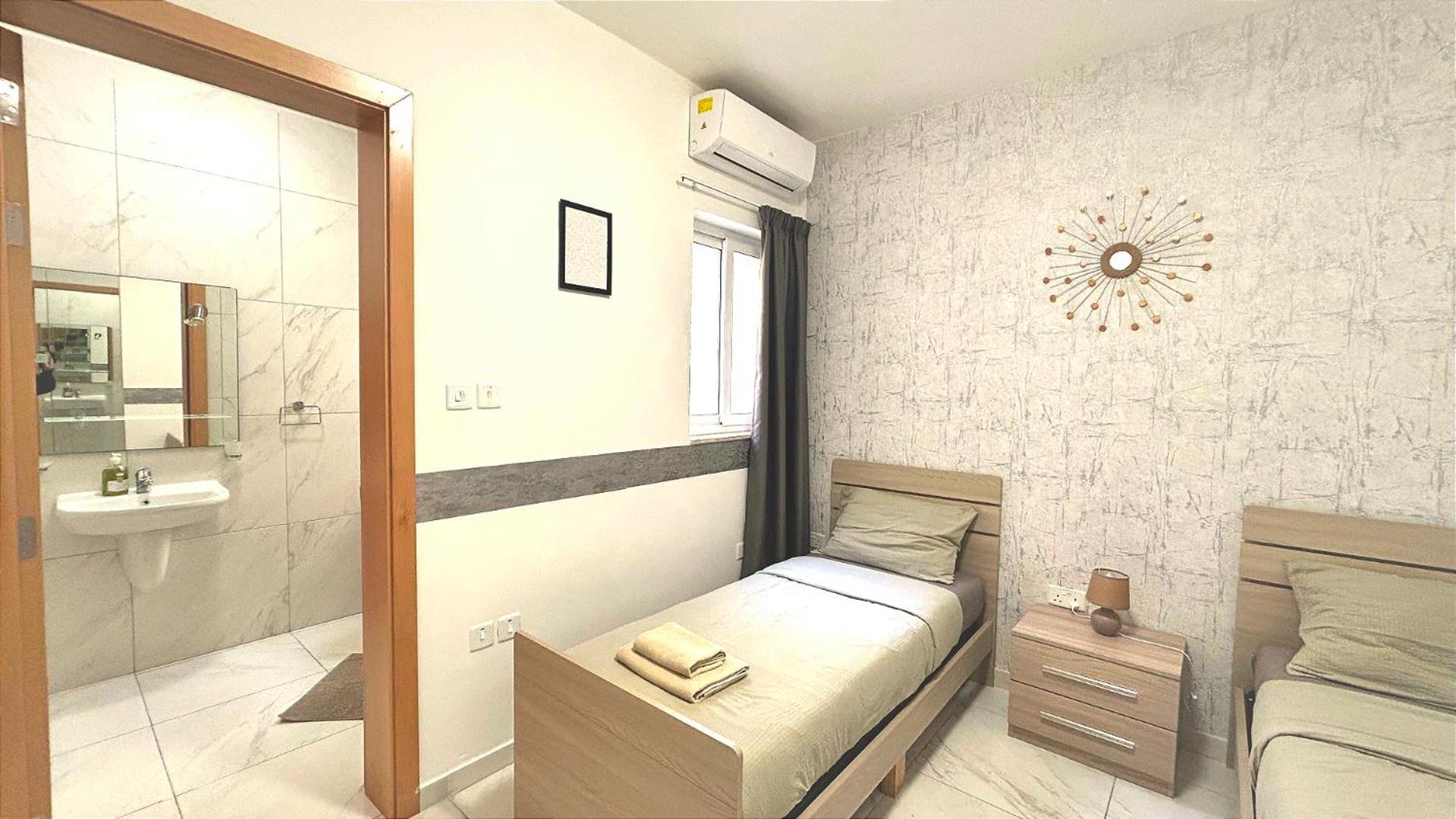 Arzella Apartments Xlendi Stylish Stay Near Beach Local Eats Extérieur photo